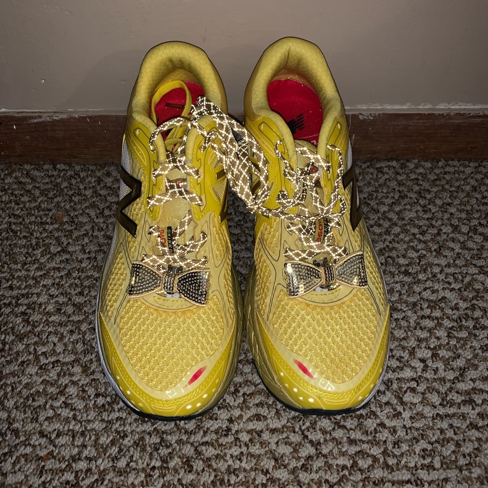 2016 BELL BEAUTY & THE BEAST NEW BALANCE LE